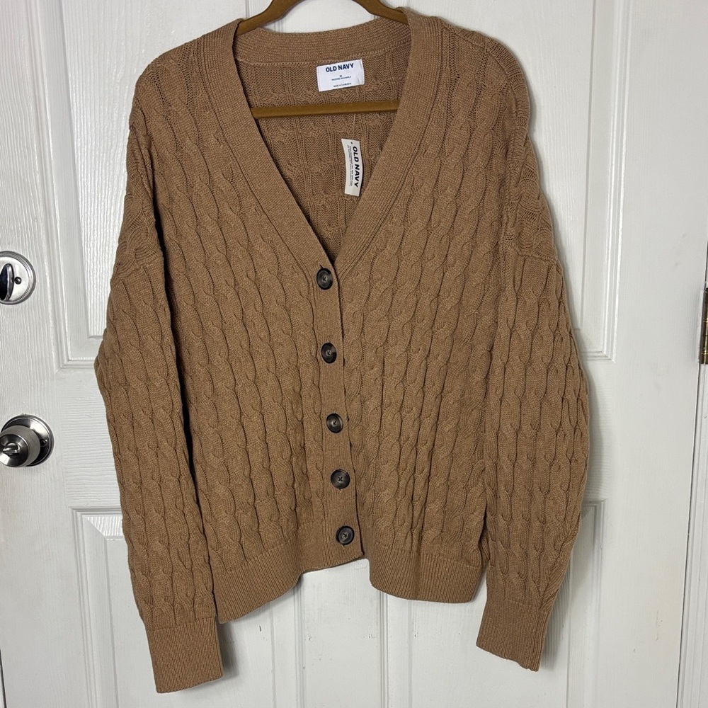 NEW Old Navy Tan Cable Knit Vneck Button Cardigan Oversized sz M Preppy academia